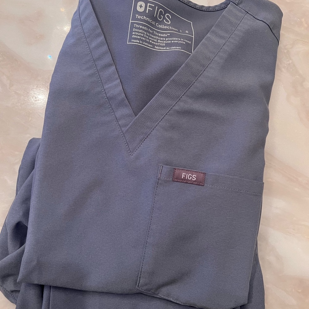 FIGS Scrub Set